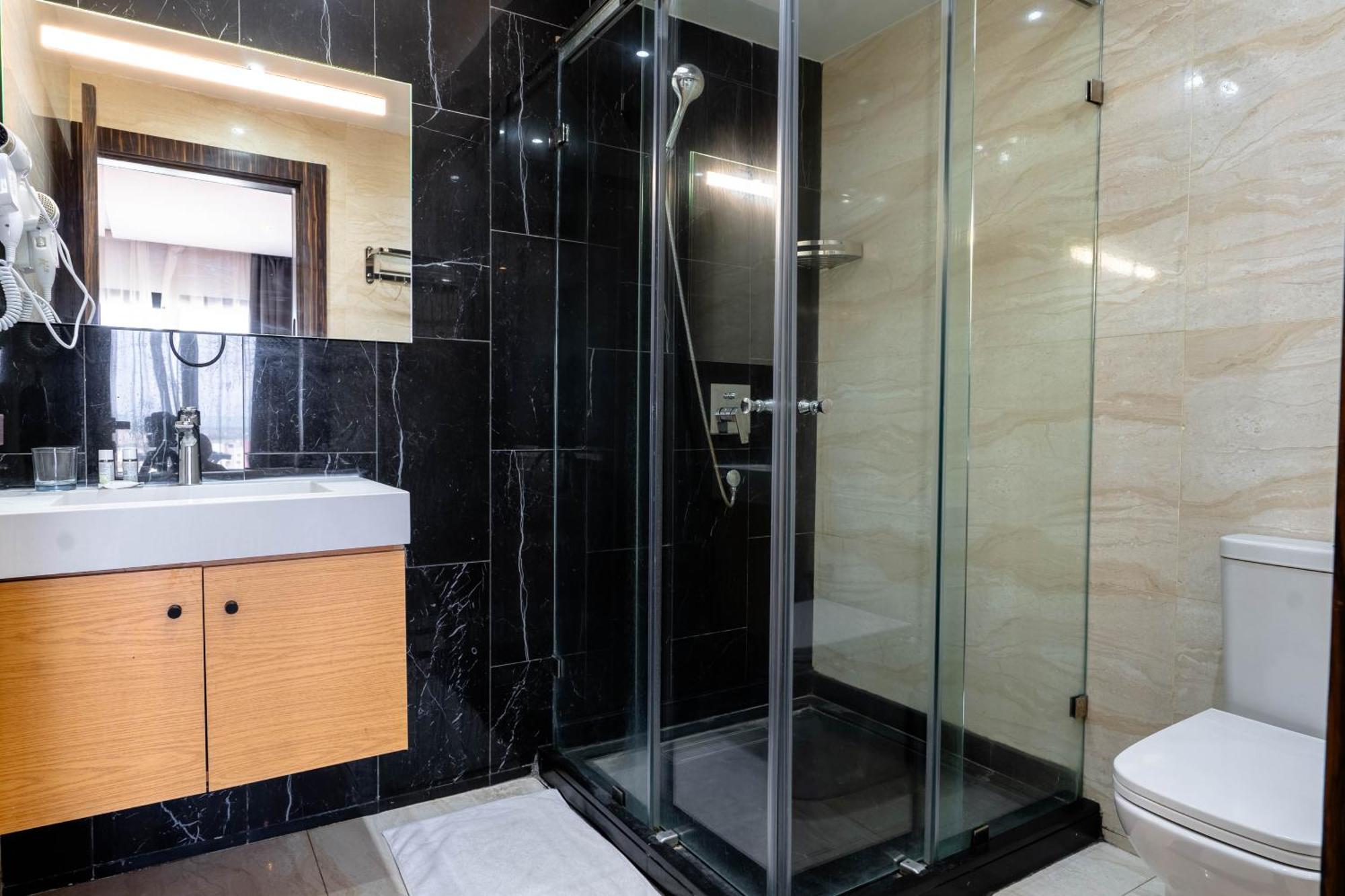 Razane Hotel Кенітра Екстер'єр фото