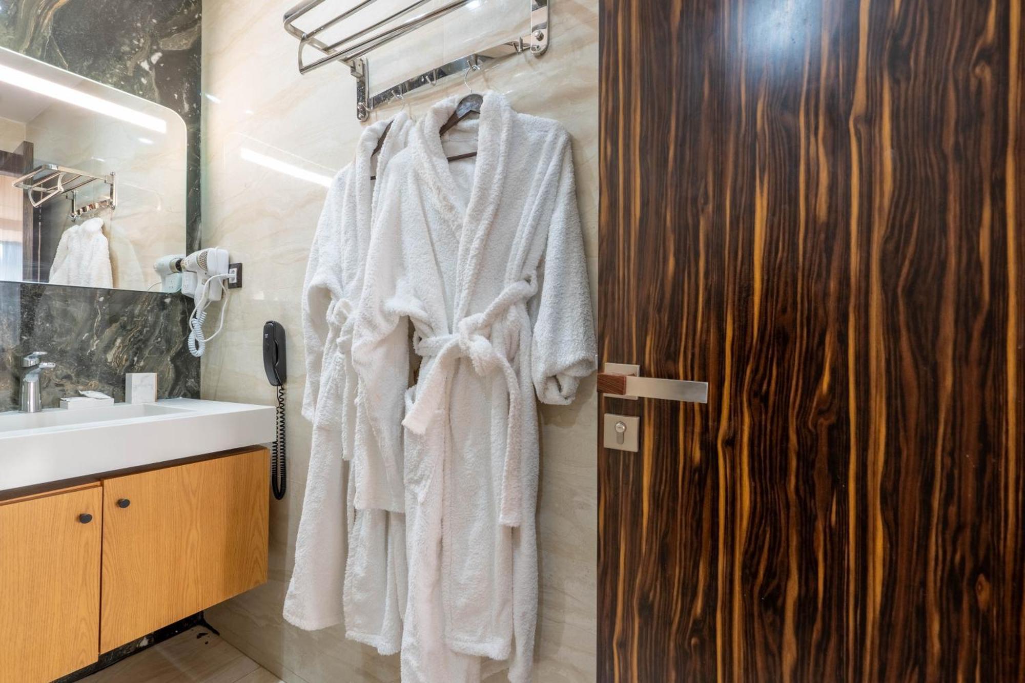 Razane Hotel Кенітра Екстер'єр фото